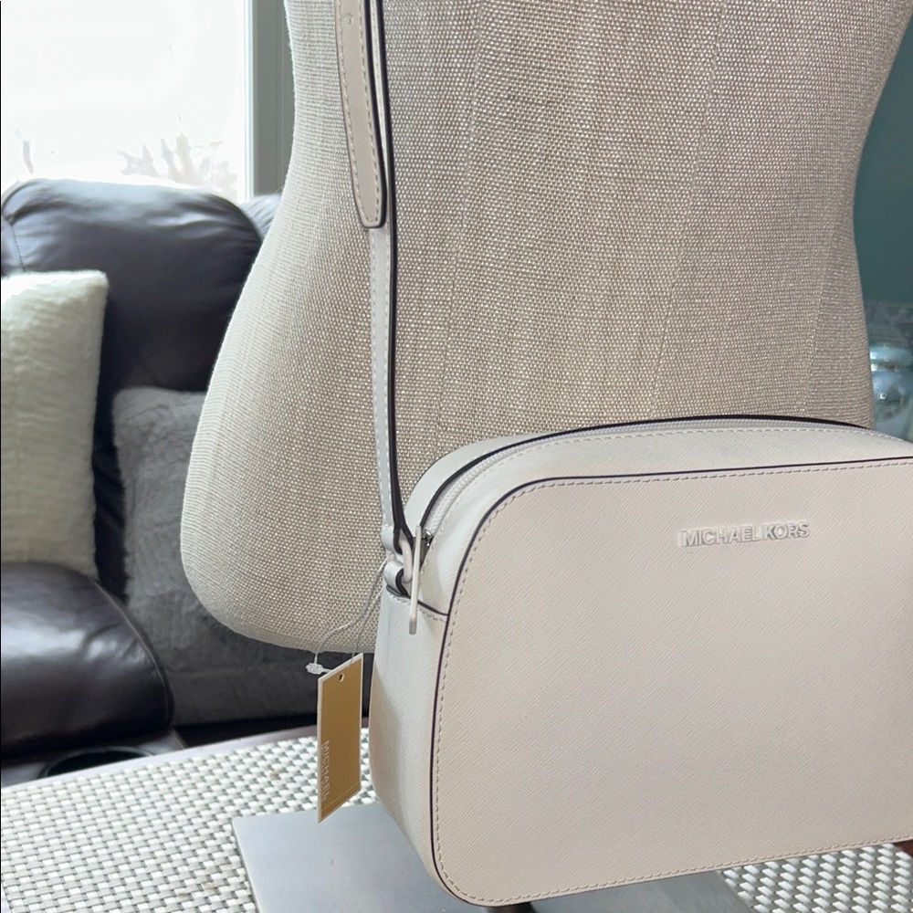 Michael Khors White Crossbody Bag Med Size purse that matches every outfit. - Picture 6 of 7